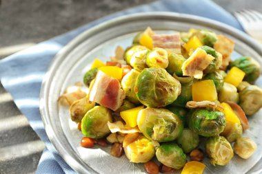 Nefis brussel ile plaka salata masada lahanası