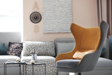 Modern oturma odası ile konforlu mobilya tasarımı