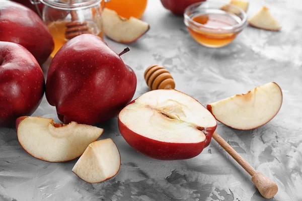 Köstliche rote Äpfel — Stockfoto