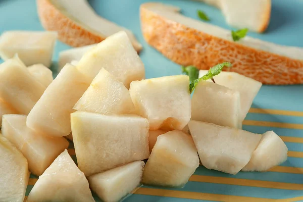 Gesneden lekker meloen op de plaat, close-up — Stockfoto