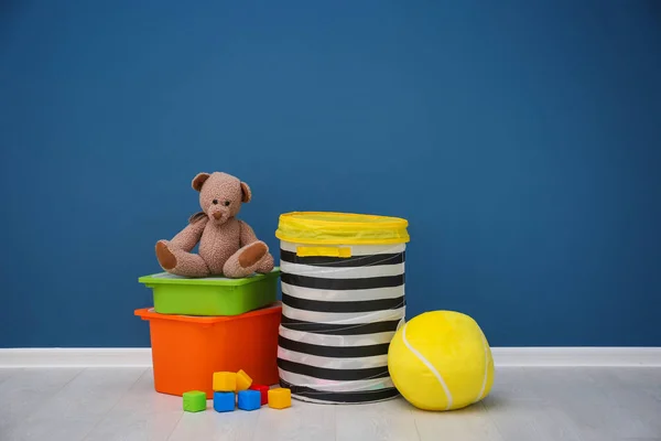 Children's room with bright color wall, interior details — Stock Photo, Image