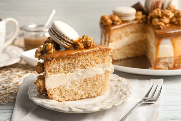 lezzetli karamelli kek