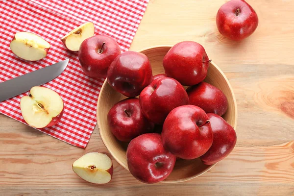 Deliciosas manzanas rojas — Foto de Stock
