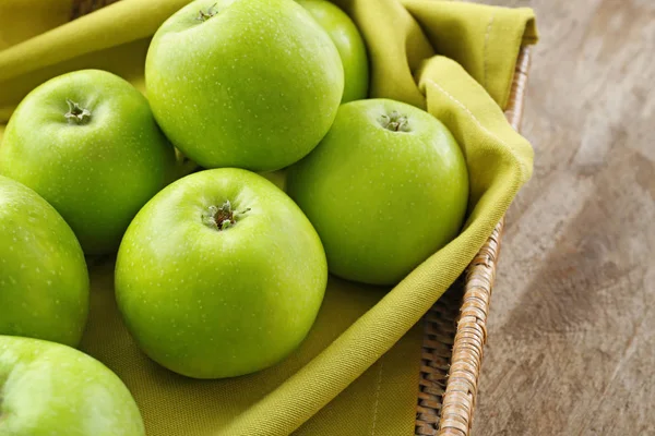 Świeże zielone jabłka — Zdjęcie stockowe