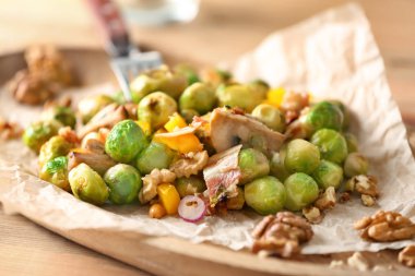 Nefis brussel ile plaka salata masada, closeup lahanası
