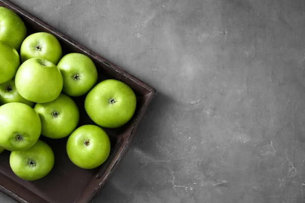 Maçãs verdes frescas — Fotografia de Stock