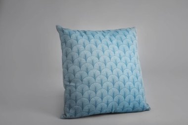 Açık renkli yumuşak yastık