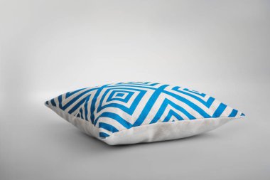 Açık renkli yumuşak yastık