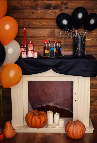 Intérieur de la chambre décoré pour la fête d'Halloween — Photo