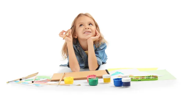 Menina pintura contra fundo branco — Fotografia de Stock