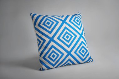 Açık renkli yumuşak yastık