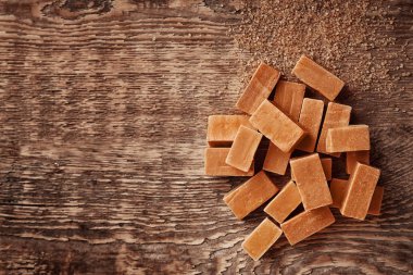 Masada lezzetli karamelli şeker