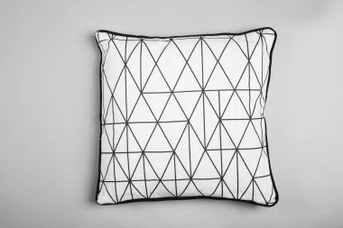 Açık renkli yumuşak yastık