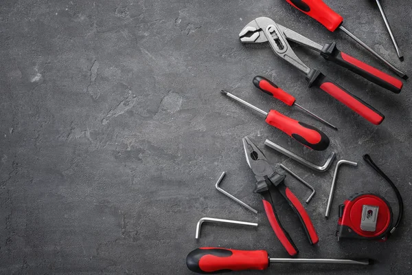 Set of tools on grunge background — Stock Photo, Image