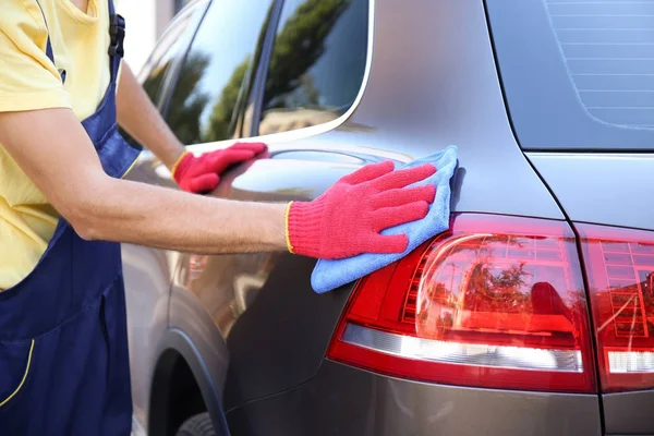 Man Cleaning Car Rag Outdoors — Stock Photo, Image