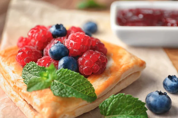 Yummy Puff Pastry Berries Table — Stock Photo, Image