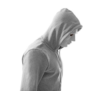 Beyaz arka plan üzerinde maskeli hacker