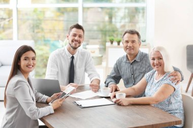 İstemcilerde Office'teki sigorta acenteleri