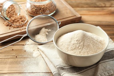 Buğday unu ile seramik kase