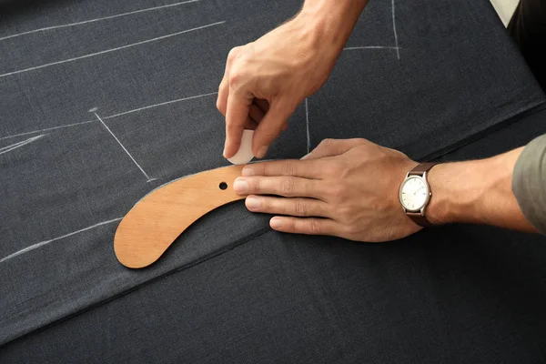 Genç Tekstil, closeup ile çalışma terzi