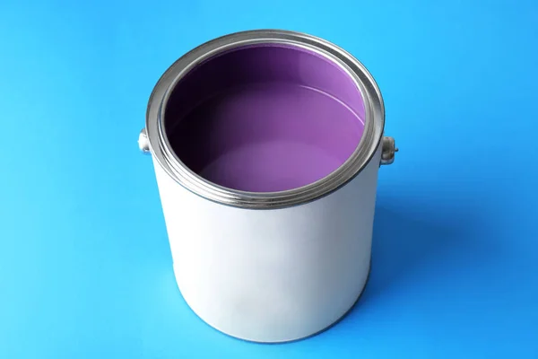 Plåtburk Med Violett Färg Färg Bakgrunden — Stockfoto