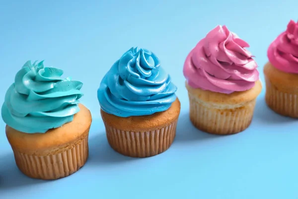 Delicious Cupcakes Color Background — Stock Photo, Image