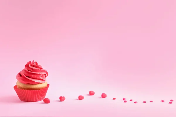 Köstliche Cupcake Auf Farbigem Hintergrund — Stockfoto