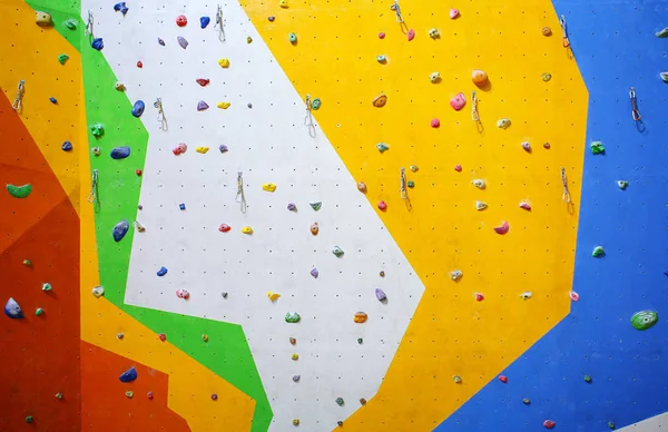 Pared de escalada con rocas artificiales — Foto de Stock