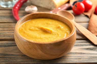 Ev yapımı mercimek krem çorba 