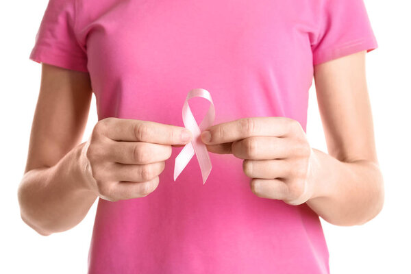 Женщина с розовой лентой
 