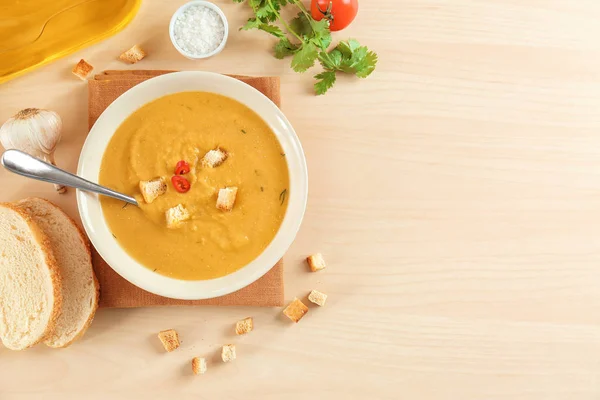 Mangkuk lentil buatan sendiri sup kreme — Stok Foto