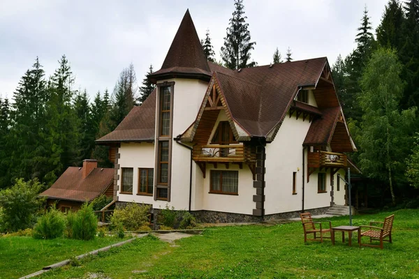 Hermosa casa de campo de montaña resort —  Fotos de Stock