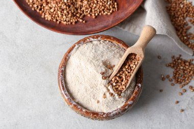 buğday unu ve çiğ taneleri