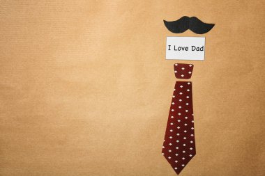Kraft kağıt üzerinde ben aşk baba Babalar günü için ifade ile kompozisyon