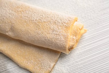 Taze çiğ puf hamur 