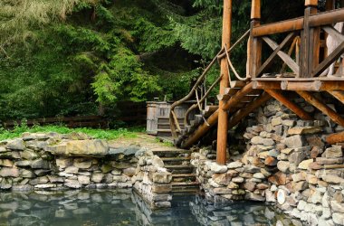 Gölet ile güzel manzara