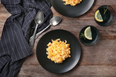 Mısır puding ile plaka