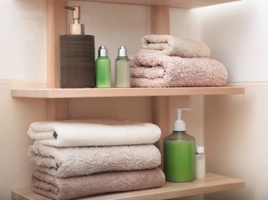 Temiz havlu ve kozmetik