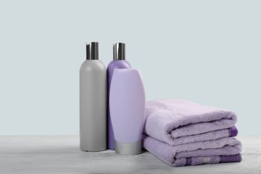 Temiz havlu ve kozmetik