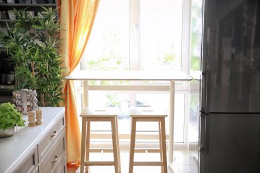 Modern mutfağın içi.