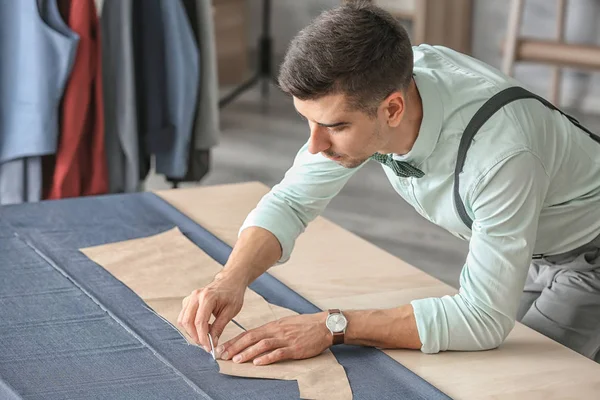 Young tailor working — Stock Photo, Image