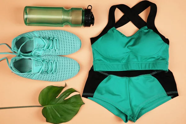 Nane renk giysileri ile kompozisyon