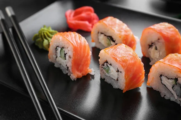 Sabrosos rollos de sushi — Foto de Stock