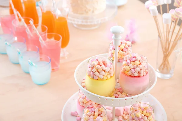 Heerlijke marshmallow desserts — Stockfoto