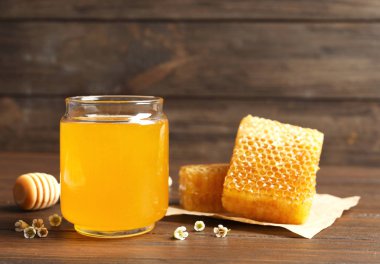 Tatlı bal ile kompozisyon