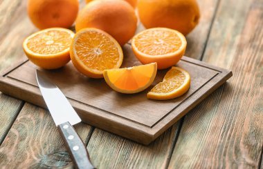 Taze kesilmiş portakal ile kurulu 