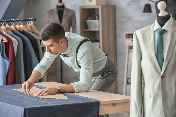 Young tailor working — Stock Photo, Image