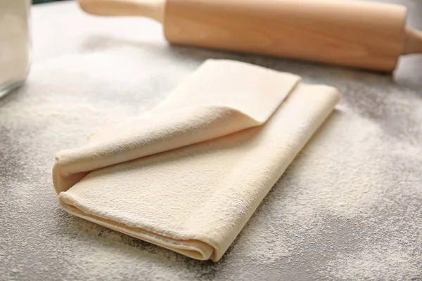 Fresh raw puff dough — Stock Photo, Image