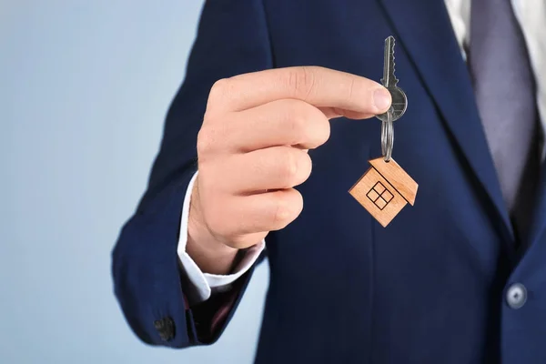 Fastighetsmäklare anläggning nyckel — Stockfoto