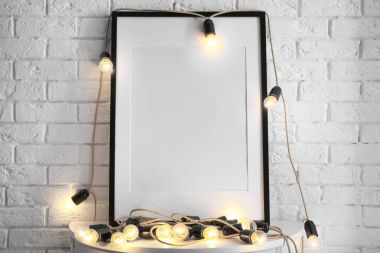 Mockup garland masada boş çerçevesi